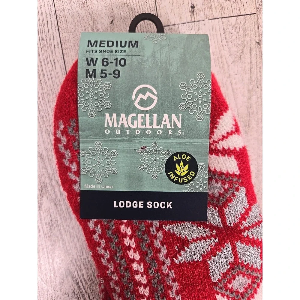 Magellan Socks MEDIUM Lodge Socks Metallic Snowflake Shoe Sz 6-10 Lot of 2 Soft